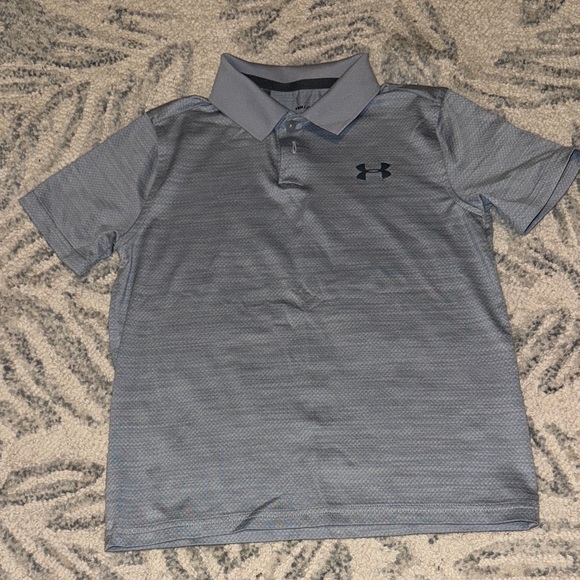 Under Armour Boys Polo Shirt in Light Gray. Size Youth Small. - Picture 1 of 3